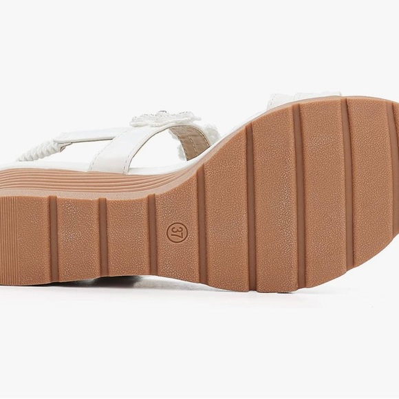 GUC White Wedge Bohemian Sandals - Picture 6 of 7